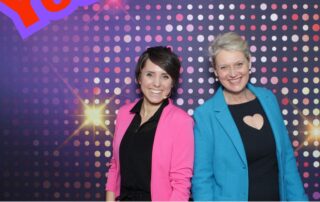 Dorothee Wiebe mit der deutschen Glücksministerin Gina Schöler